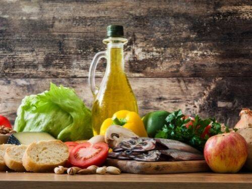 Dieta śródziemnomorska: Korzyści płynące z diety śródziemnomorskiej, które mogą zmienić Twoje życie!