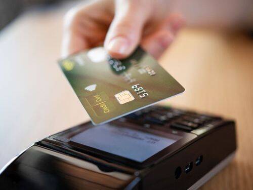 Na czym polega karta kredytowa w praktyce? Zasady korzystania